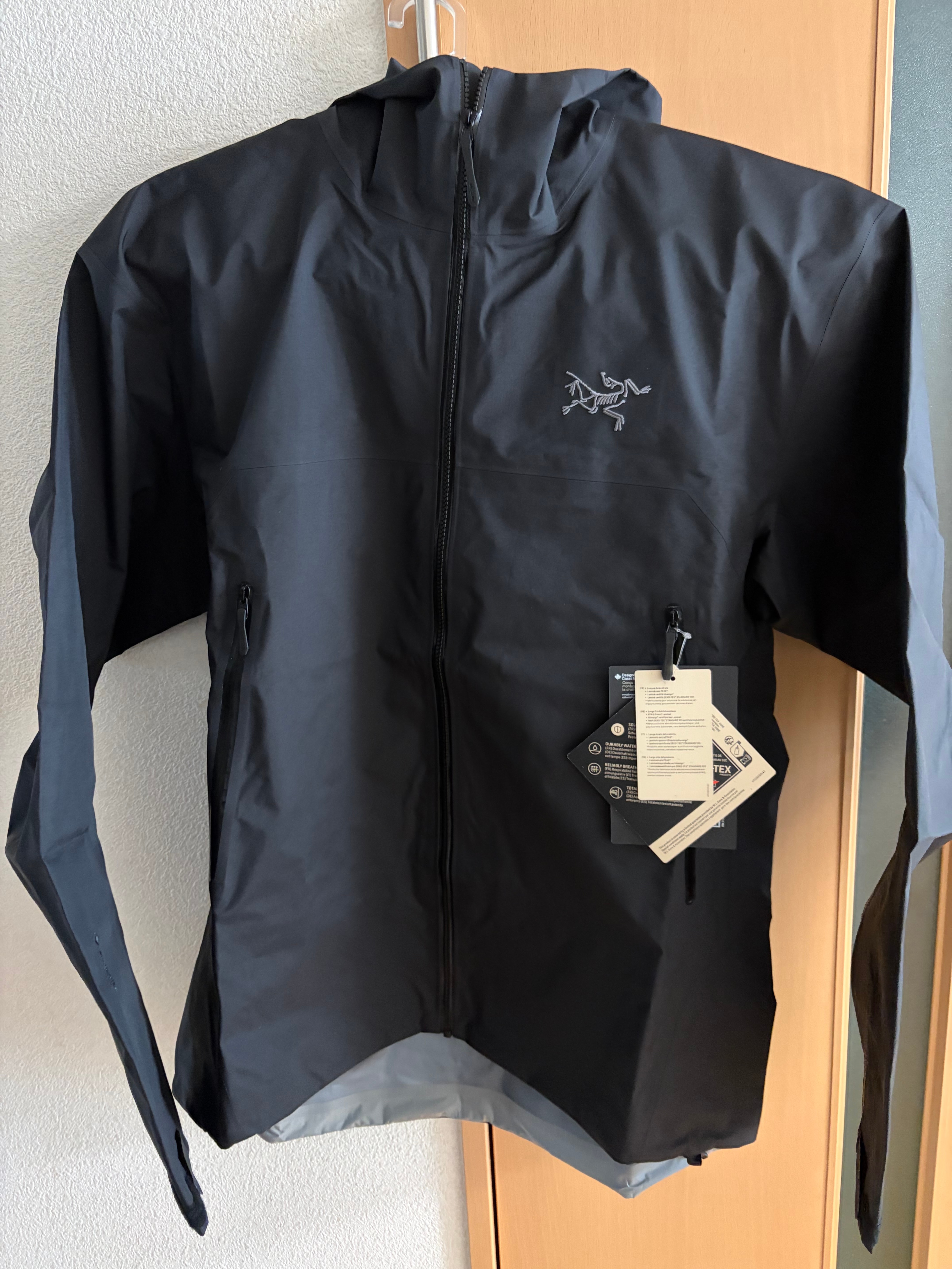 ARC’TERYX Beta Jacket "Black" X000010004