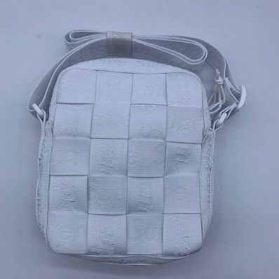 Supreme Woven Shoulder Bag "White" (23SS)