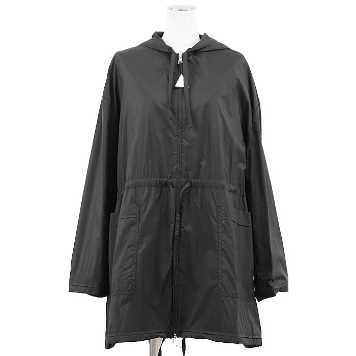 【未使用】MONCLER モンクレール レインコート レディース サイズ 2 SUIR GIUBOTTO ナイロン100% ロゴ パッチ レインウエア 撥水性 軽量 アウター タグ付属 ブラック 黒 ルーマニア製