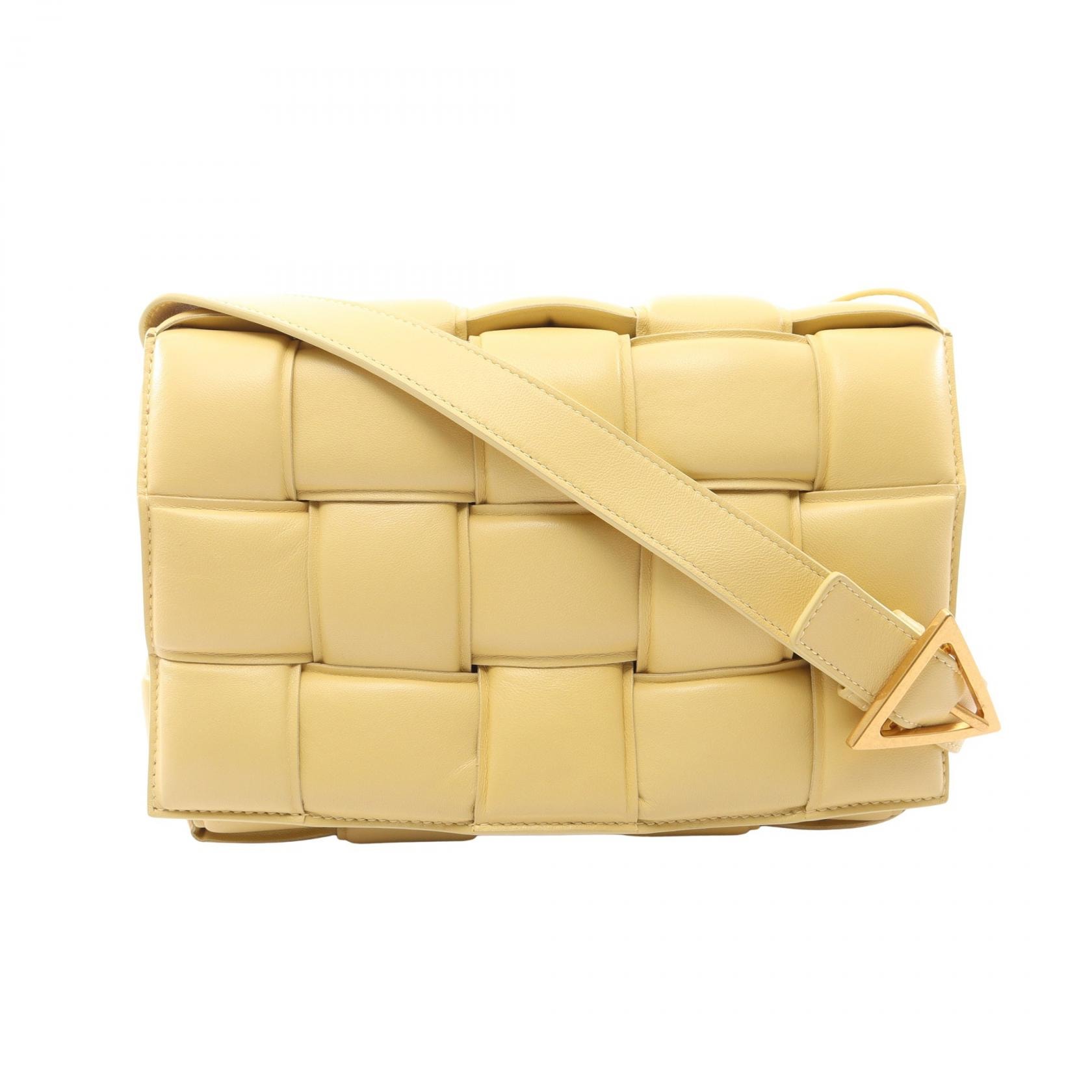 ボッテガヴェネタ BOTTEGA VENETA パデット カセット イントレチャート ショルダーバッグ バッグ レザー レディース イエロー系 591970 【中古】