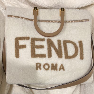 FENDI Sunshine Medium Sheepskin Shopper "White"