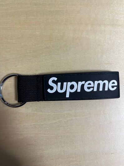 Supreme Webbing Keychain "Black" (20FW)