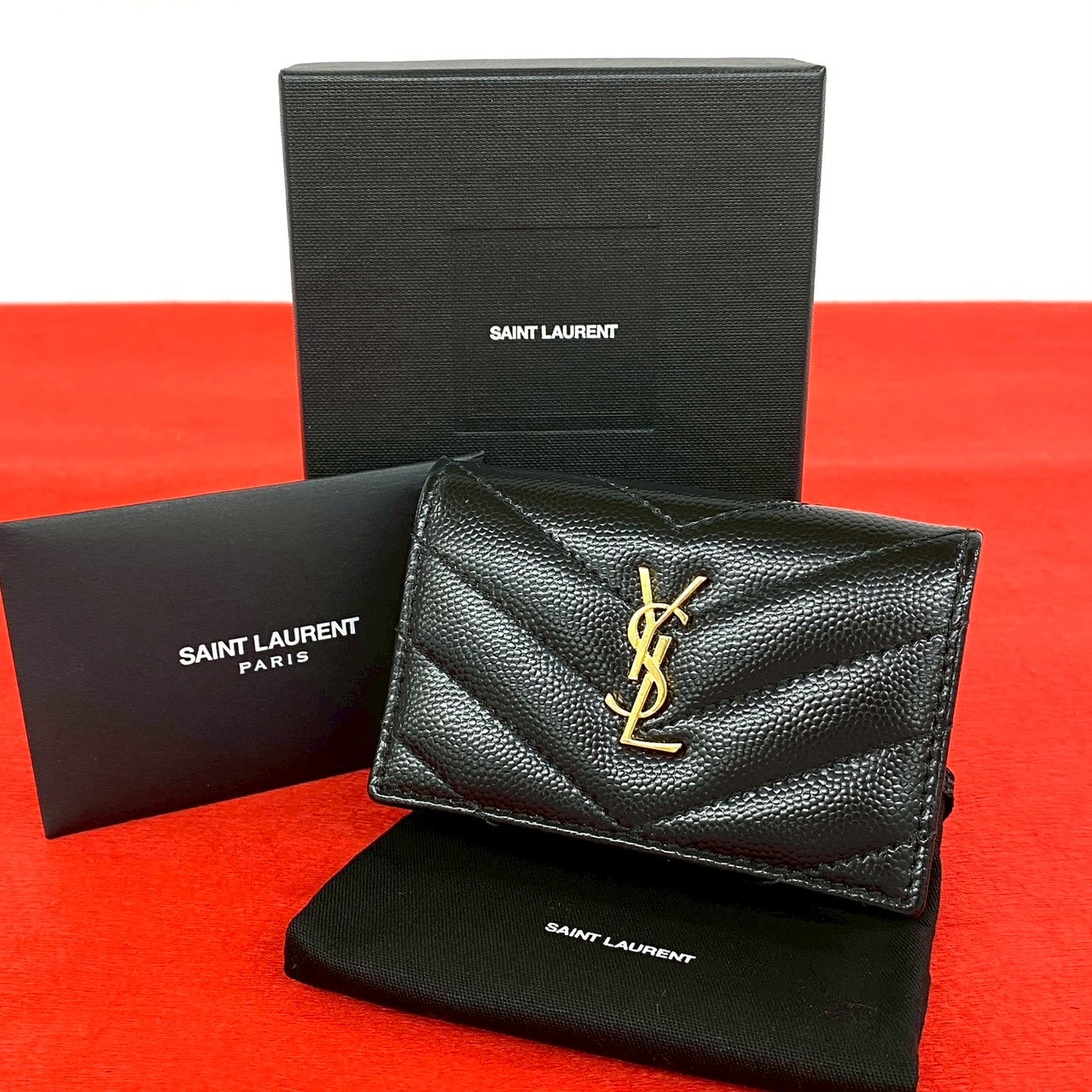 YVES SAINT LAURENT イヴ・サンローラン YSL ロゴ 金具 レザー 三つ折り財布 ブラック
 26567