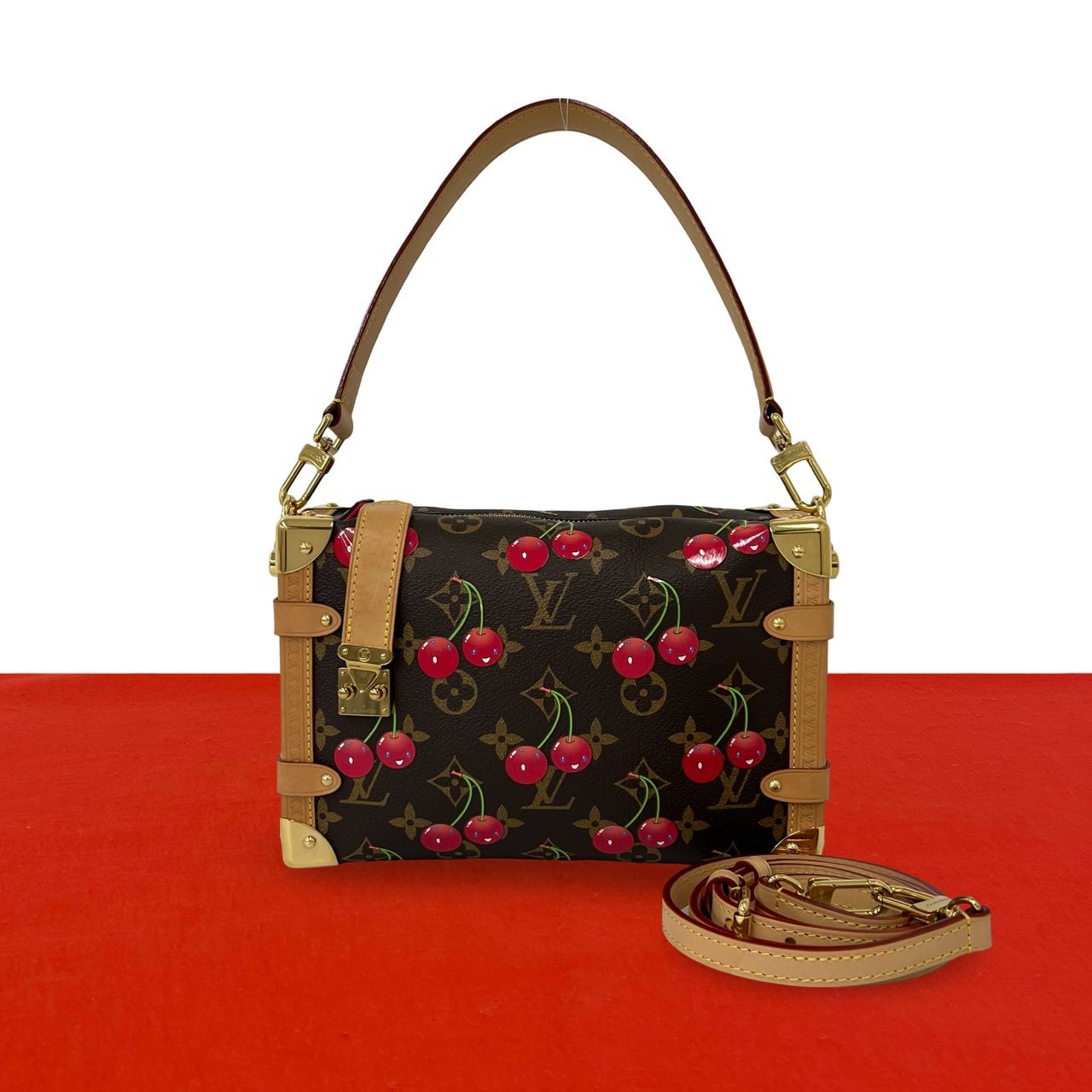 LOUIS VUITTON ルイヴィトン サイドトランク モノグラム チェリー 村上隆コラボ レザー PVC ショルダーバッグ ブラウン
21901