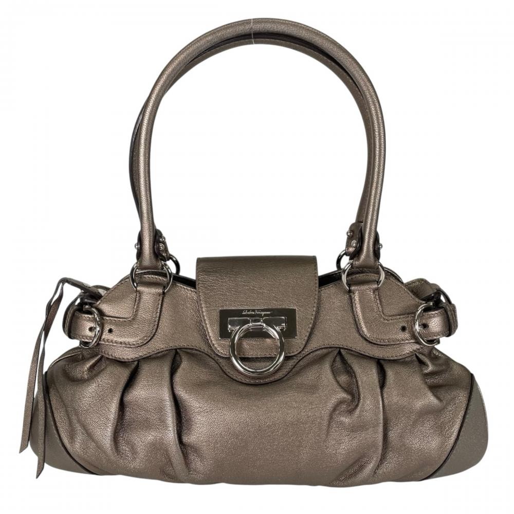 Salvatore Ferragamo サルヴァトーレフェラガモ ハンドバッグ ガンチーニ マリッサ メタリック 肩掛け カーフ グレー シルバー金具 レディース 美品【中古品】