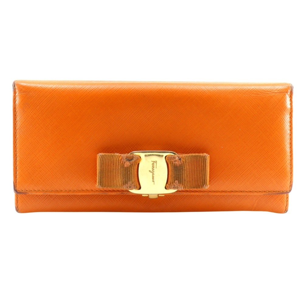 サルヴァトーレフェラガモ ヴァラ レディース長財布