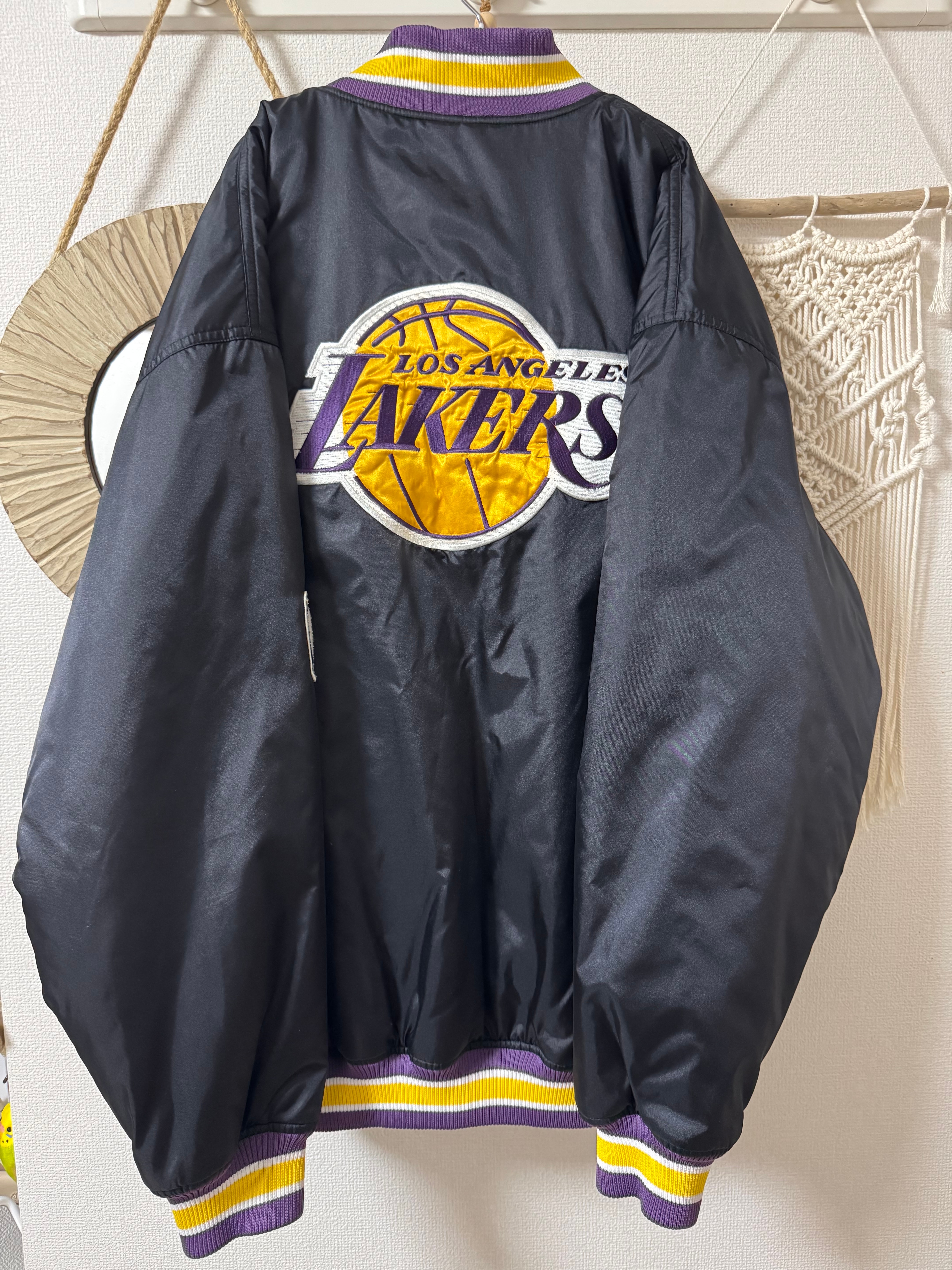 【極美品】レイカーズLAKERSリーボックReebokスタジャンXLメンズ黒