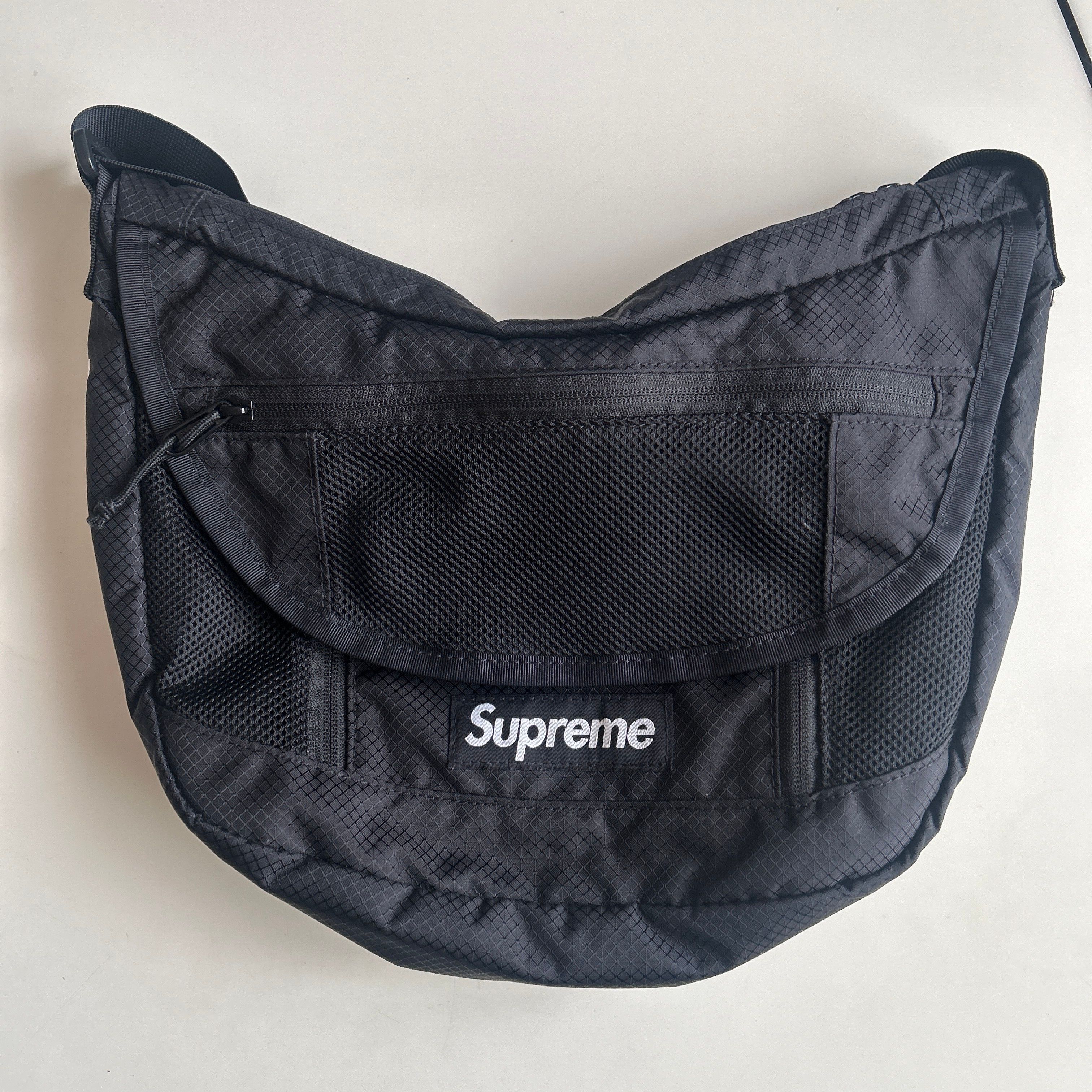 Supreme 2022ss Small Messenger Bag 
