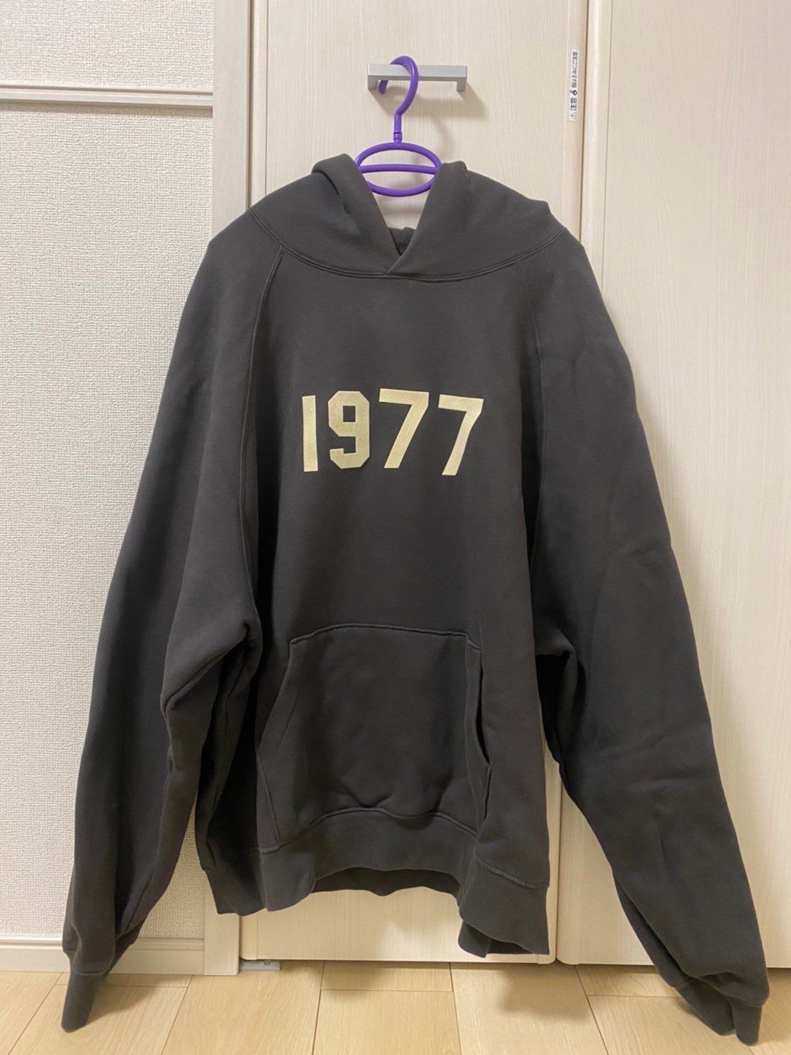 FEAR OF GOD ESSENTIALS 1977 HOODIE "Iron"