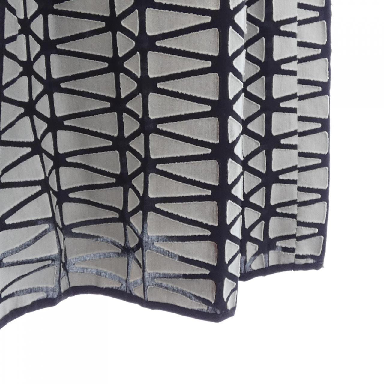 C (やや傷や汚れあり)】イッセイミヤケ ISSEY MIYAKE IM72FG535