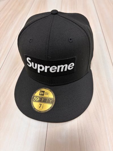 Supreme World Famous Box Logo New Era® "Black"
