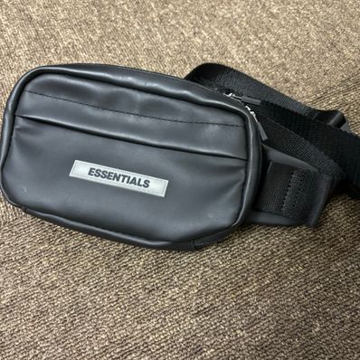 FEAR OF GOD ESSENTIALS Sling Bag "Black"