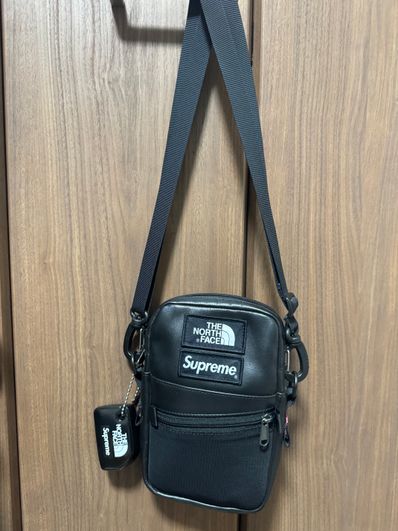 Supreme x The North Face Leather Shoulder Bag "Black"