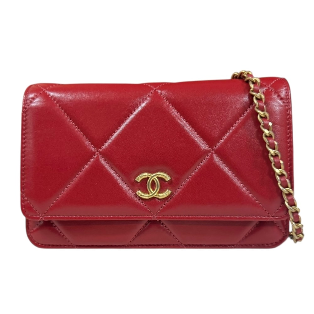 シャネル マトラッセ ショルダーバッグ レザー レッド レディース CHANEL 中古