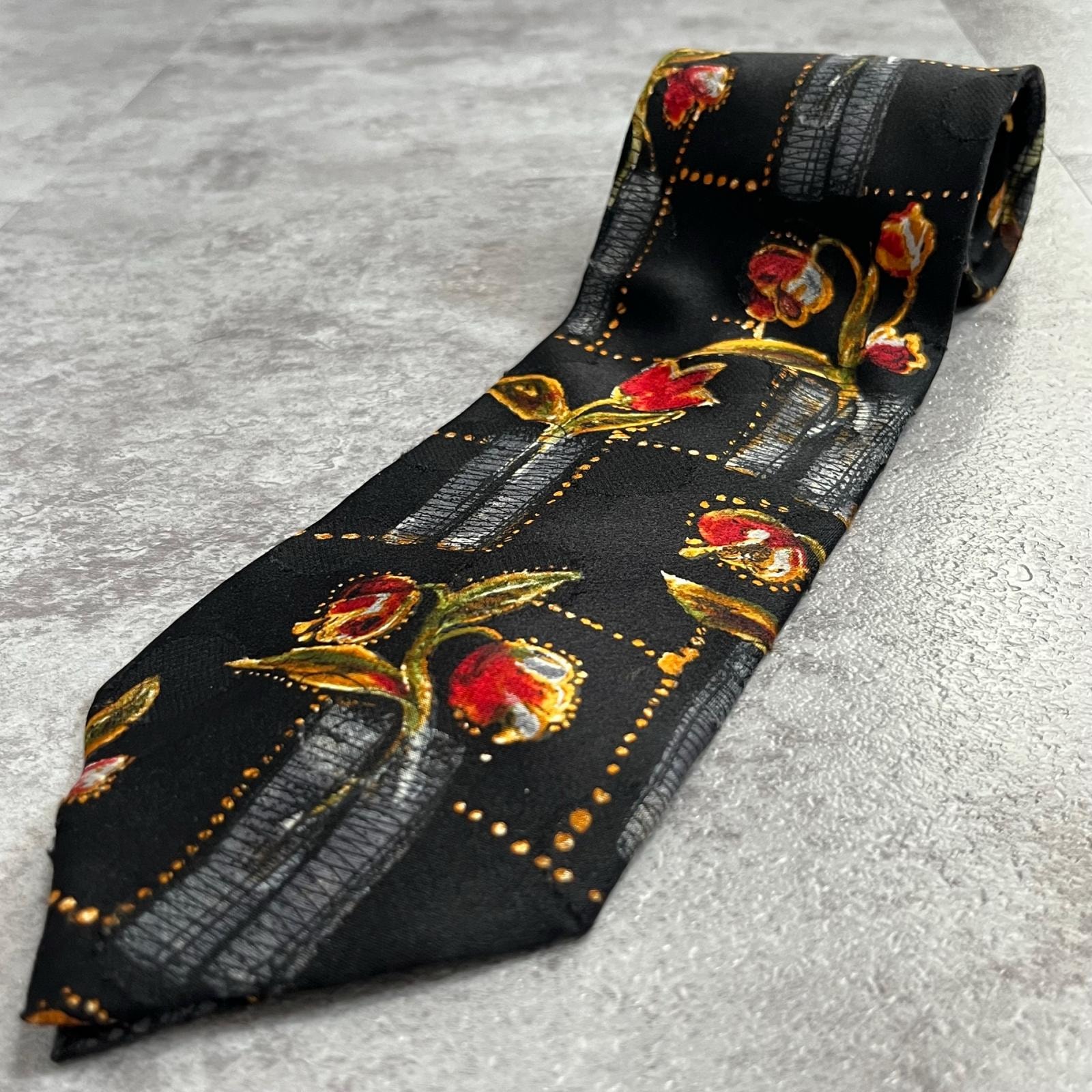 【GIVENCHY】ジバンシー ネクタイ 花柄 バラ ローズ 草花 小花 葉 リーフ 格子 点線 ボタニカル 装飾柄 総柄 ブラック レッド クラシック