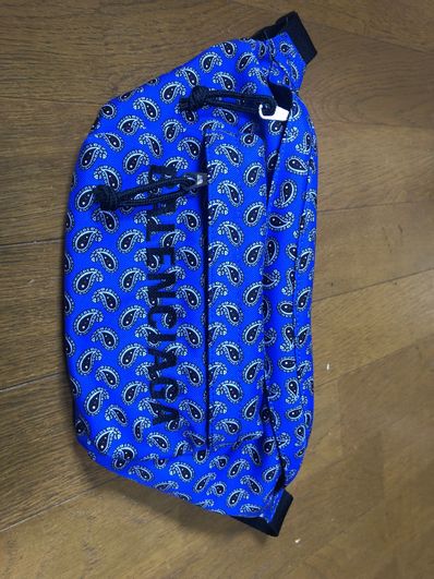 バレンシアガ ペイズリーショルダーバック