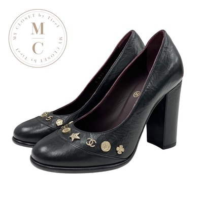 シャネル CHANEL パンプス 靴 シューズ レザー ブラック 黒 ゴールド アイコン カメリア ココマーク シワ加工