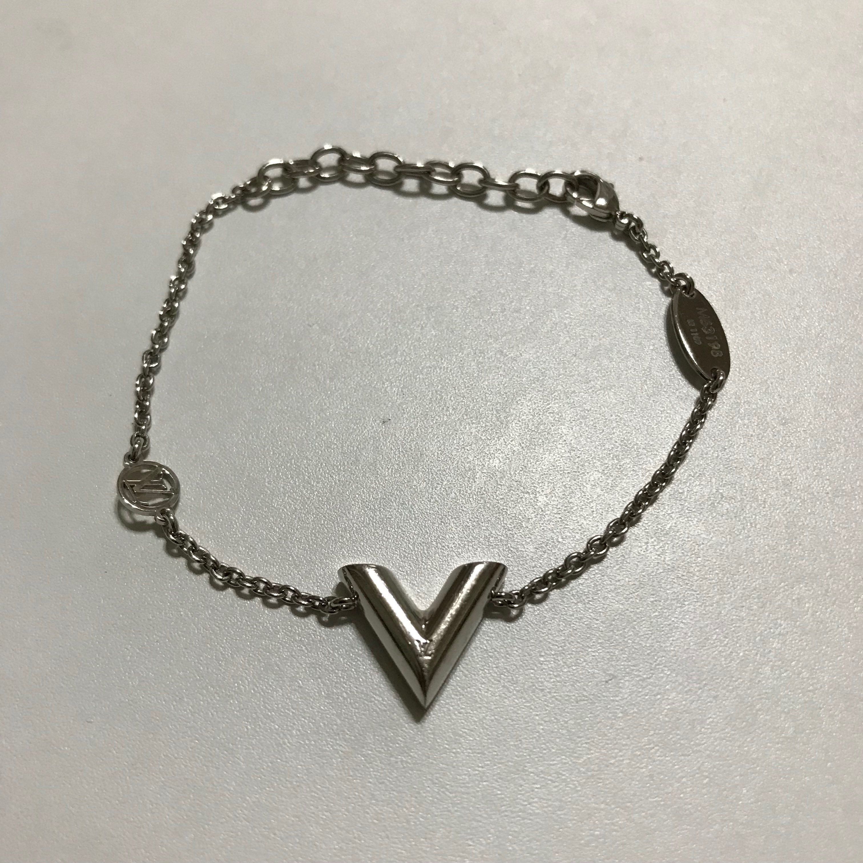 Louis Vuitton Essential V Supple Bracelet "Silver"