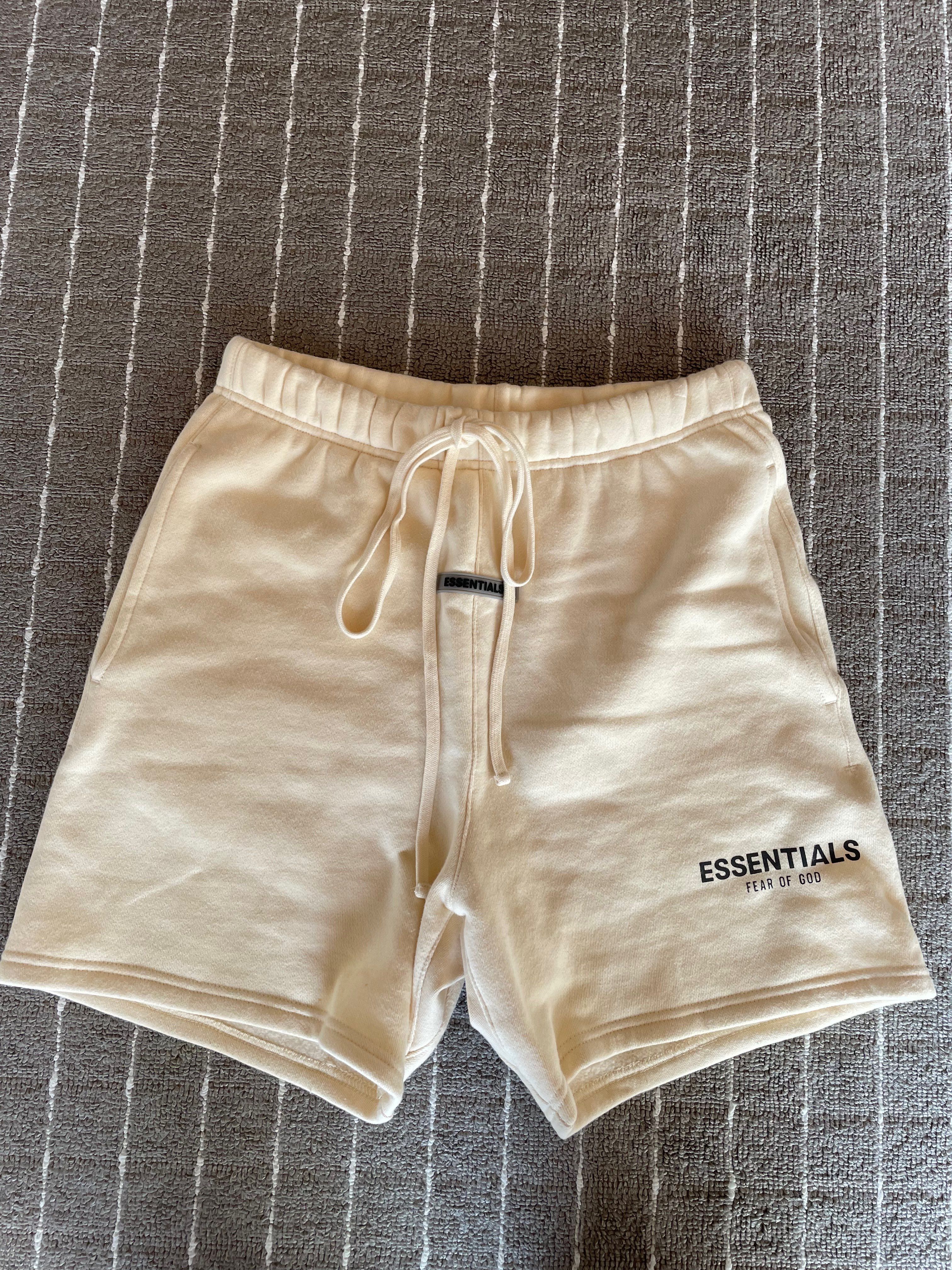 FEAR OF GOD ESSENTIALS Fleece Shorts "Buttercream"
