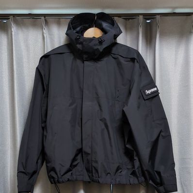 Supreme 2-in-1 GORE-TEX Shell + Quilted Liner Vest "Black"