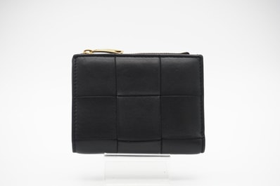 BOTTEGAVENETA ボッテガヴェネタ イントレチャート大 ラムスキン カセット スモール 二つ折りウォレット 742698 二つ折り財布 ブラック ラムスキン レディース