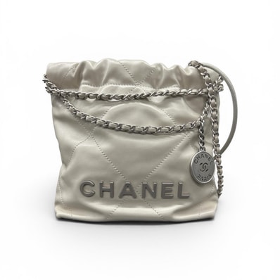 CHANEL 極美品 シャネル22 2way ミニハンドバッグ チェーンショルダーバッグ AS3980 カーフスキン レザー アイボリー ライトベージュ ホーボーバッグ ポシェット 巾着 ココマーク Aランク 鑑定済 中古 シャネルバッグ