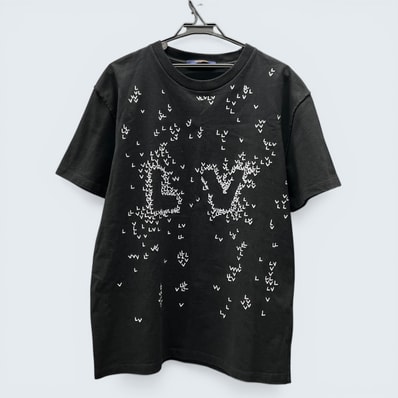 LOUIS VUITTON 極美品 ルイヴィトン 22AW LVスプレッド エンブロイダリー Tシャツ RM222M NPL HNY14W コットン ブラック #L 半袖 カットソー トップス モノグラム ロゴ 刺繍 Aランク 中古 鑑定済 ヴィトンTシャツ