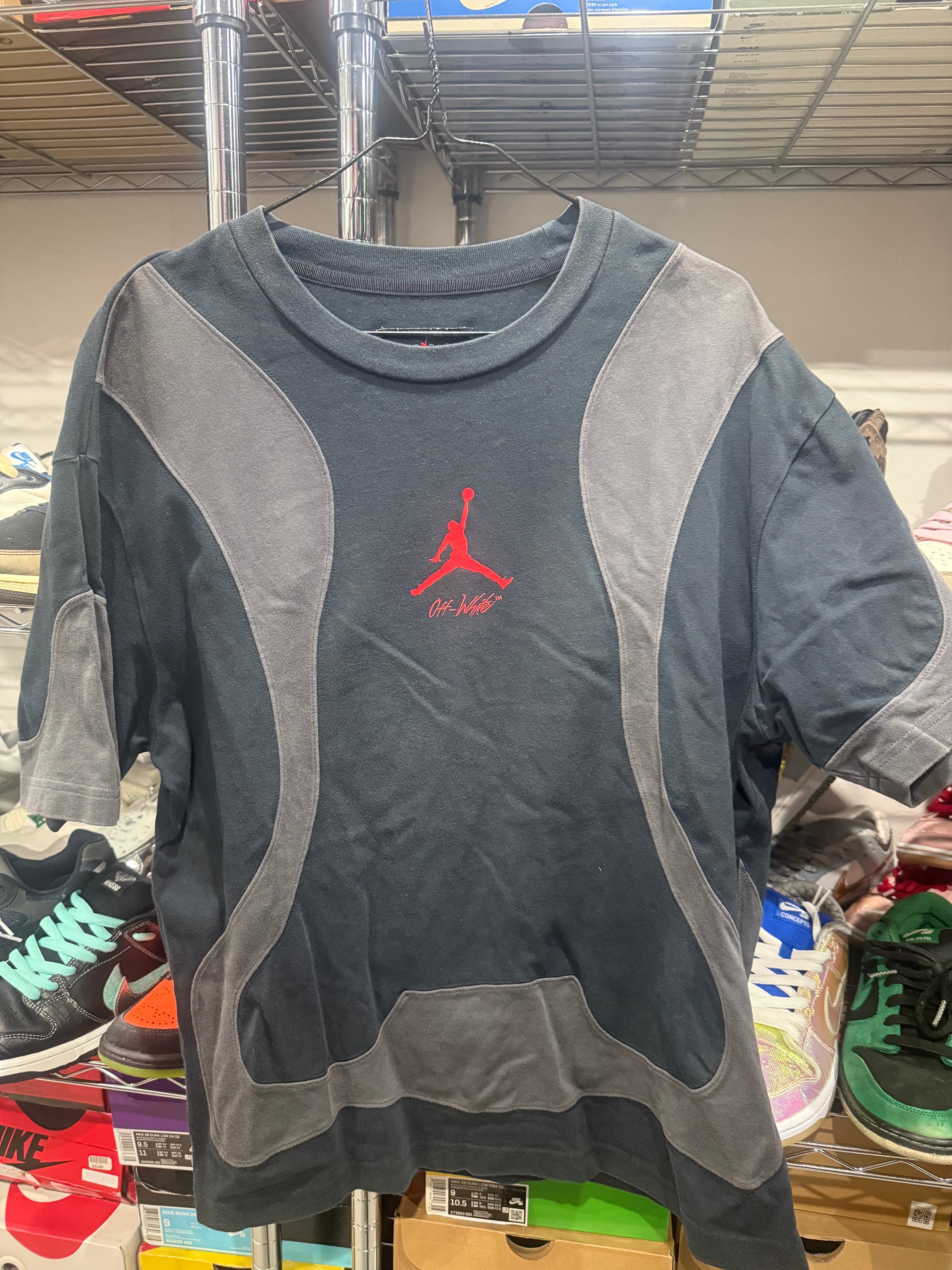 オフホワイト ジョーダン Tシャツ "ブラック"