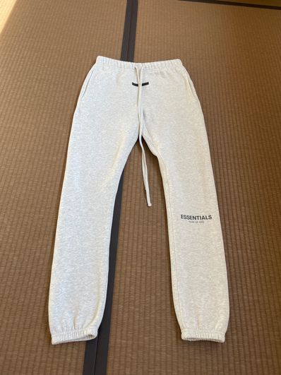 FEAR OF GOD ESSENTIALS Sweatpant "Light Heather Oatmeal"