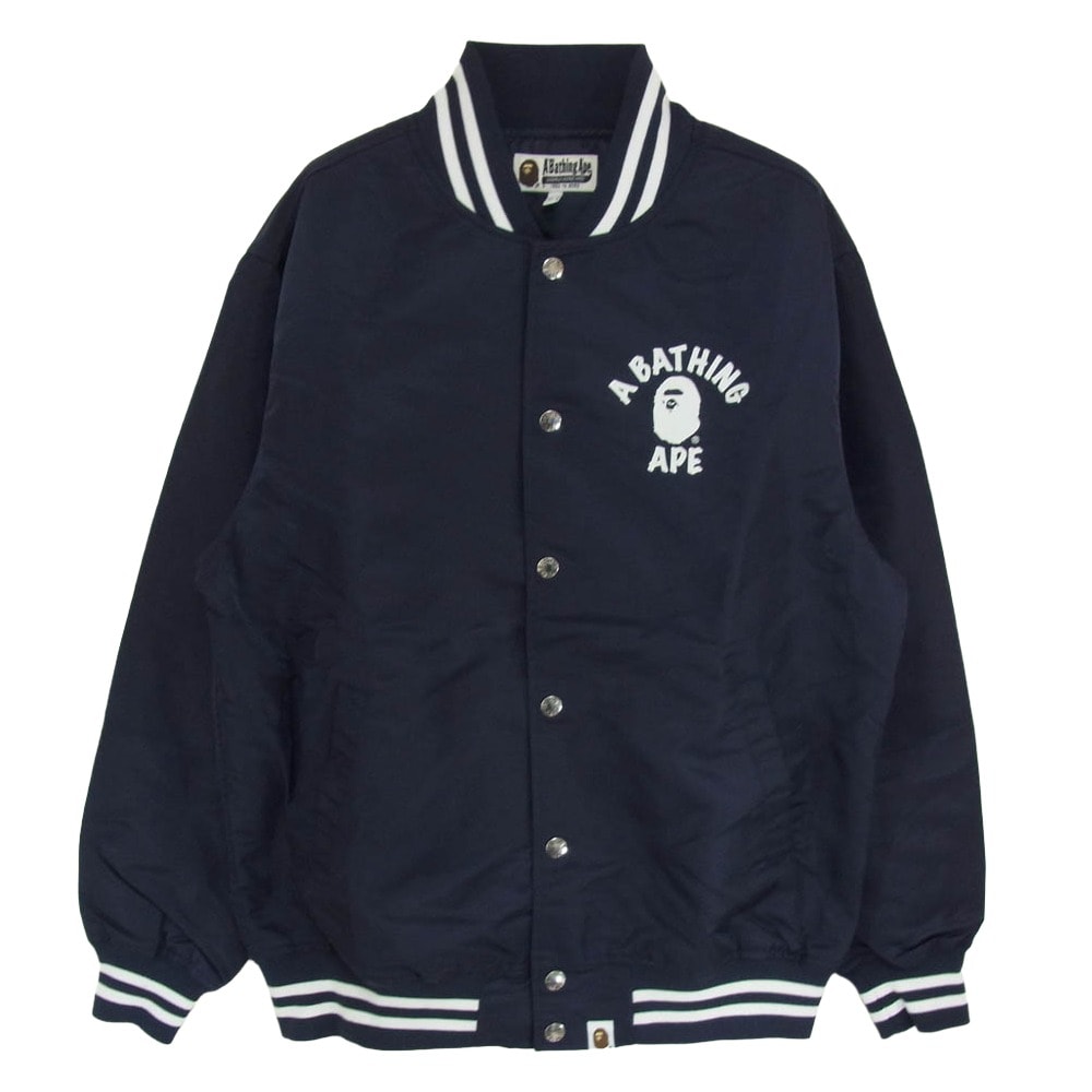 A BATHING APE アベイシングエイプ ブルゾン 001GDM201001H カレッジ ロゴ プリント ナイロン ブルゾン スタジャン ネイビー系 S【新古品】【未使用】【中古】