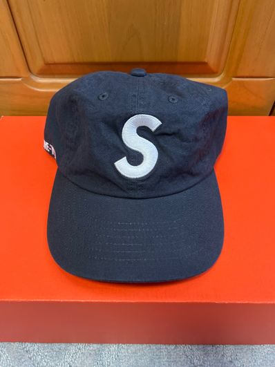 Supreme Ventile® S Logo 6-Panel "Black"