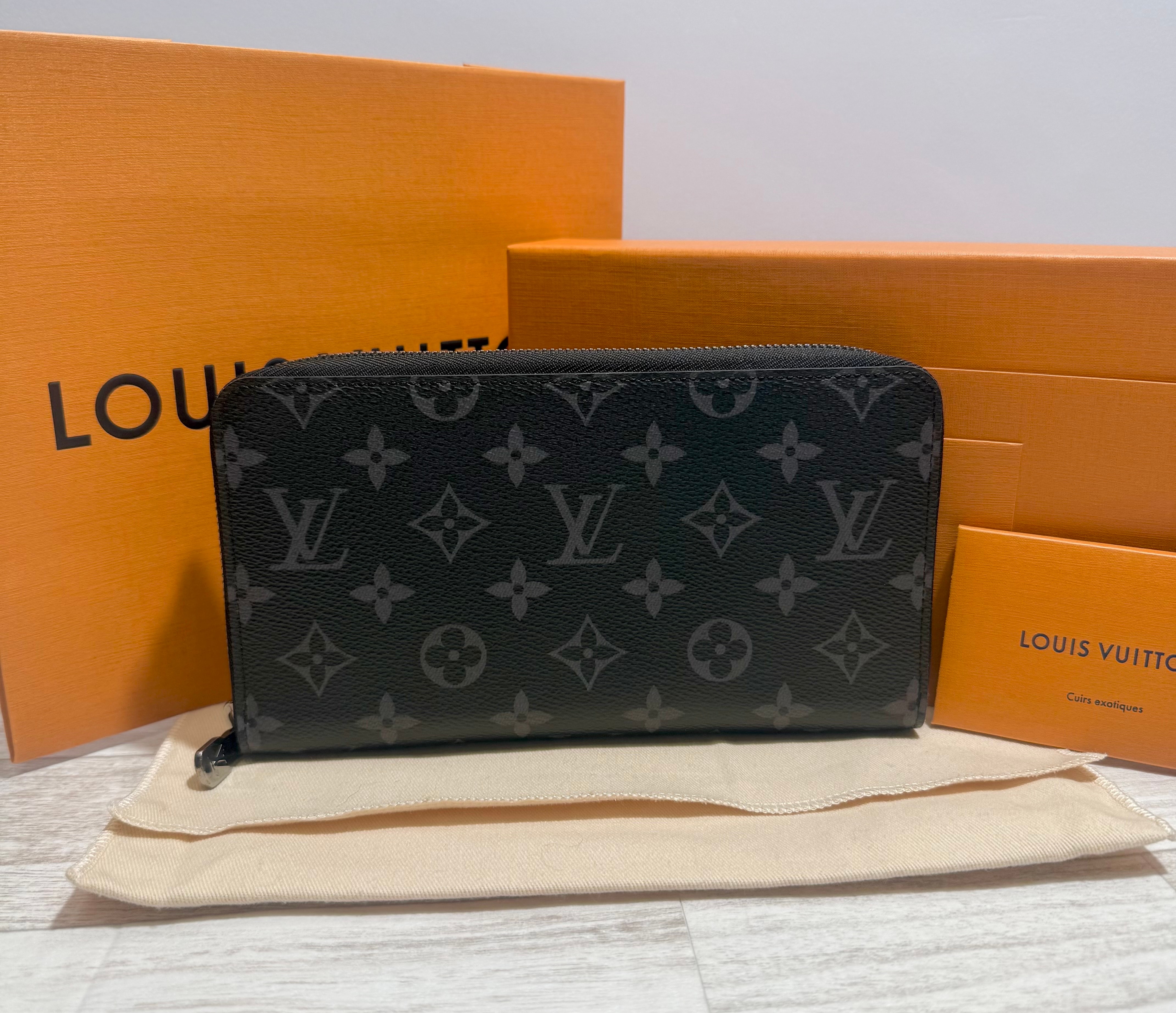 【定価141,900円/新品同様/ICチップ内蔵/国内正規品】LOUISVUITTON ルイヴィトン モノグラムエクリプスジッピーオーガナイザーNM 長財布