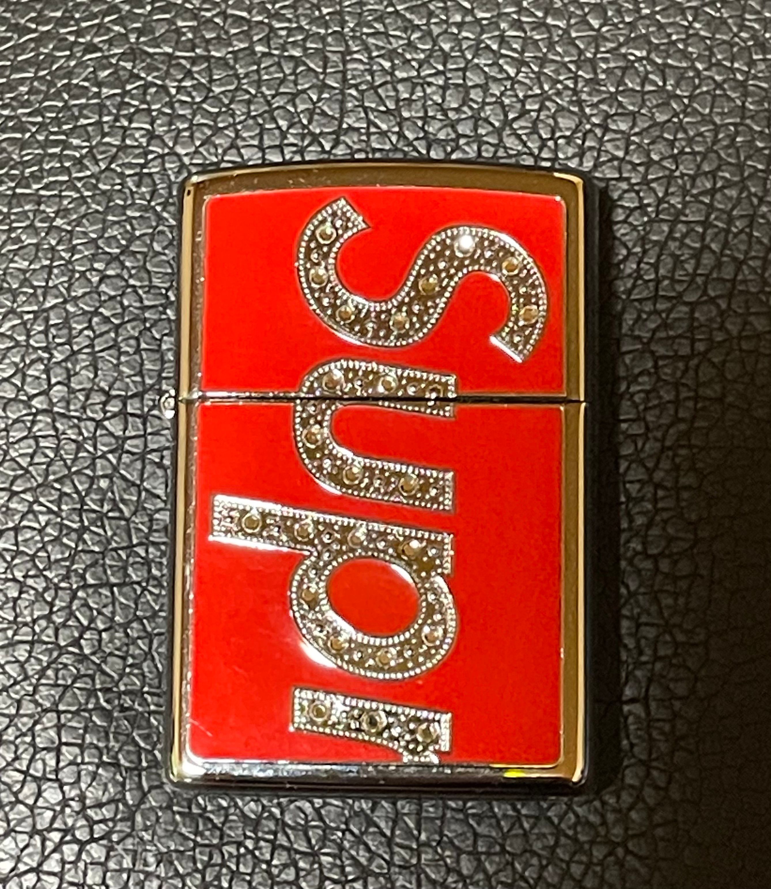 Zippo Supreme レッドライター 本体 シュプリーム/ライター/ZIPPO/ロゴ/USA製/レッドの高価買取