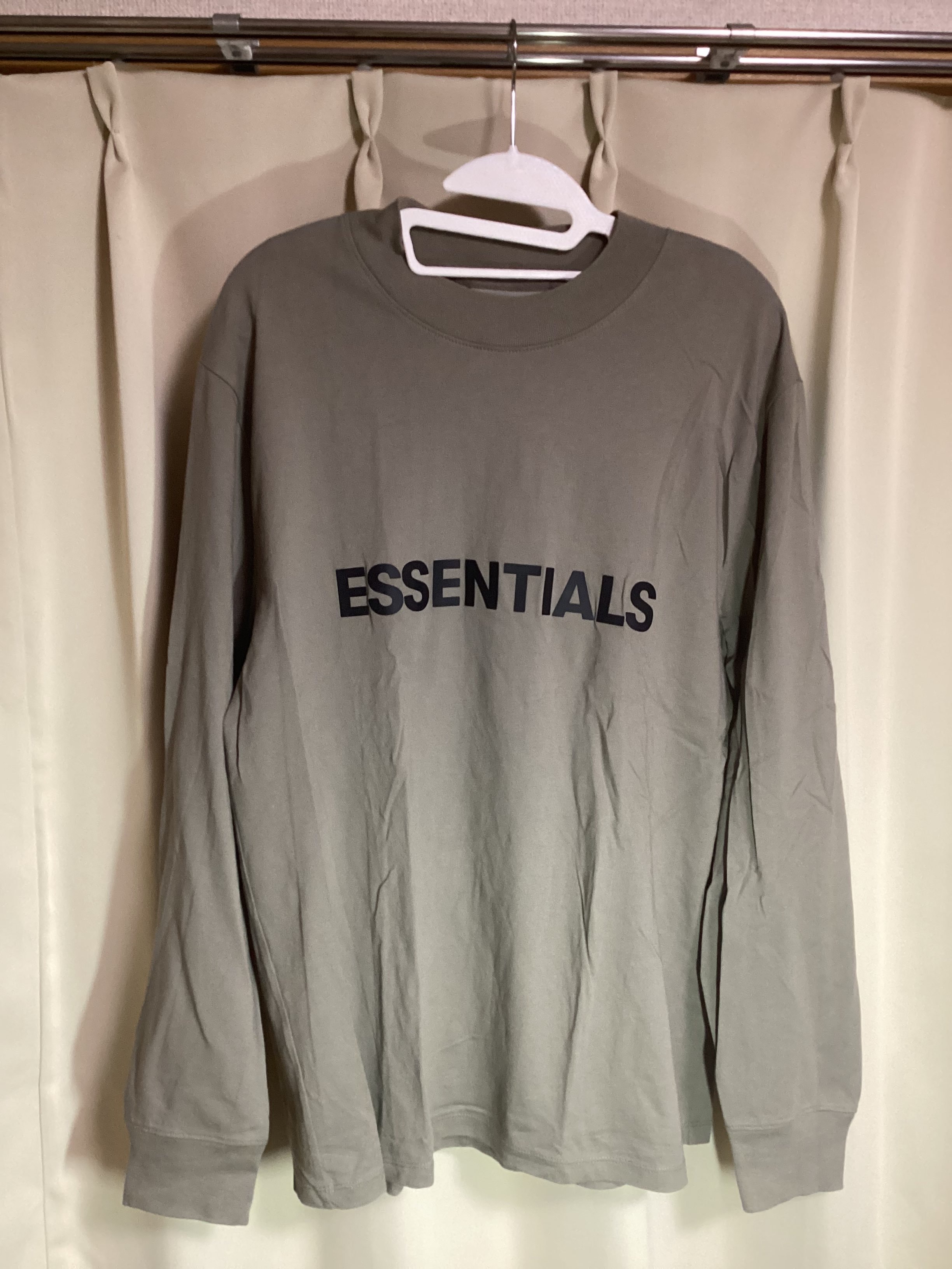 ESSENTIALS   Long Sleeve T-Shirt