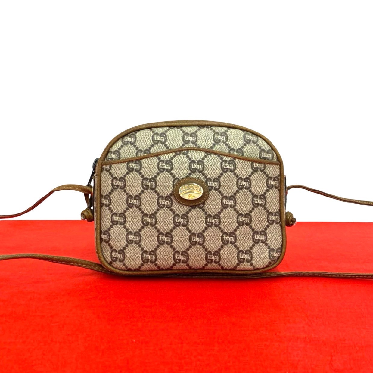 GUCCI グッチ グッチプラス ロゴ 金具 PVC レザー ショルダーバッグ ブラウン
 41950