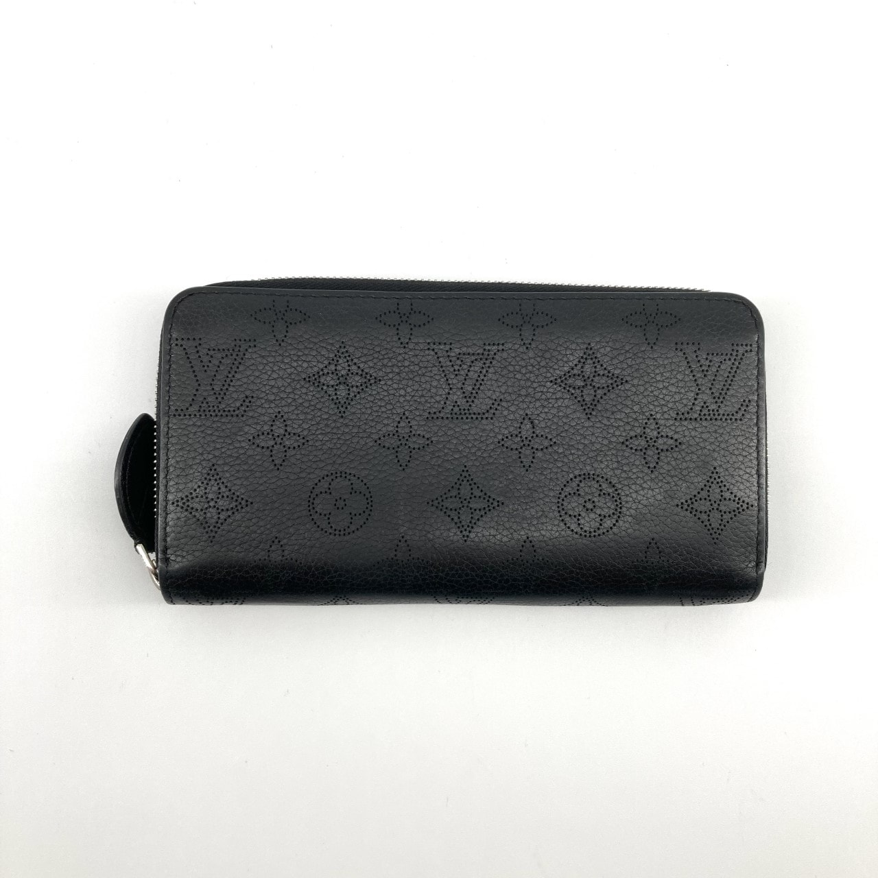 LOUIS VUITTON(ルイ・ヴィトン) ジッピーウォレット マヒナ レザー M61867 長財布 ブラック