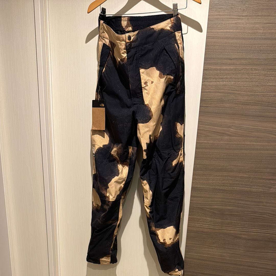 Supreme x The North Face Bleached Denim Print Mountain Pant "Black"