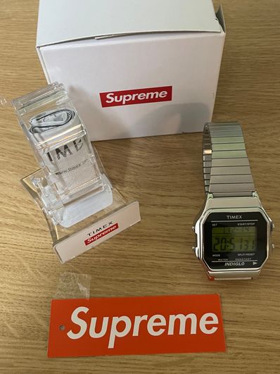 Supreme / Timex® Digital Watch "Silver"