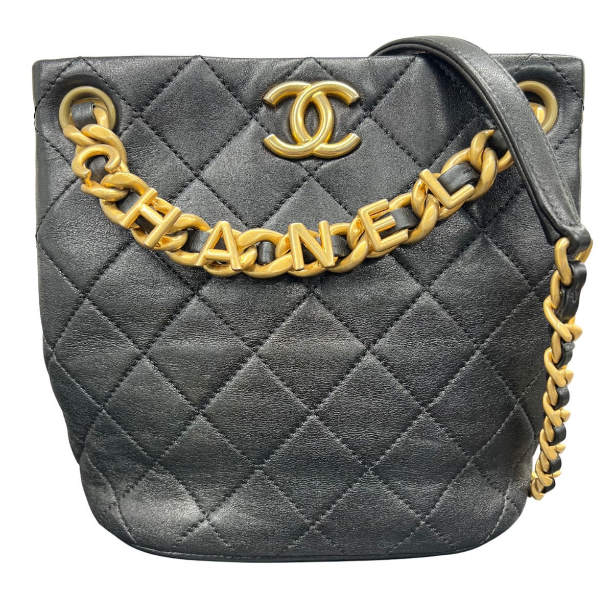CHANEL 希少 極美品 シャネル マトラッセ スモール バケットバッグ チェーン ショルダーバッグ AS3873 ラムスキン レザー 新型シリアルプレート 巾着 クロスボディ ロゴ ゴールド金具 ココマーク Aランク 鑑定済 中古