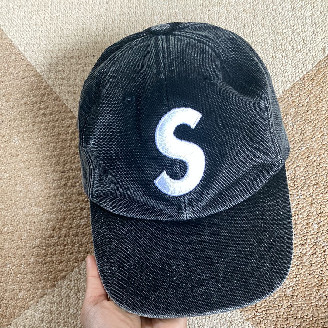 Supreme Pigment S Logo 6-Panel "Black"
