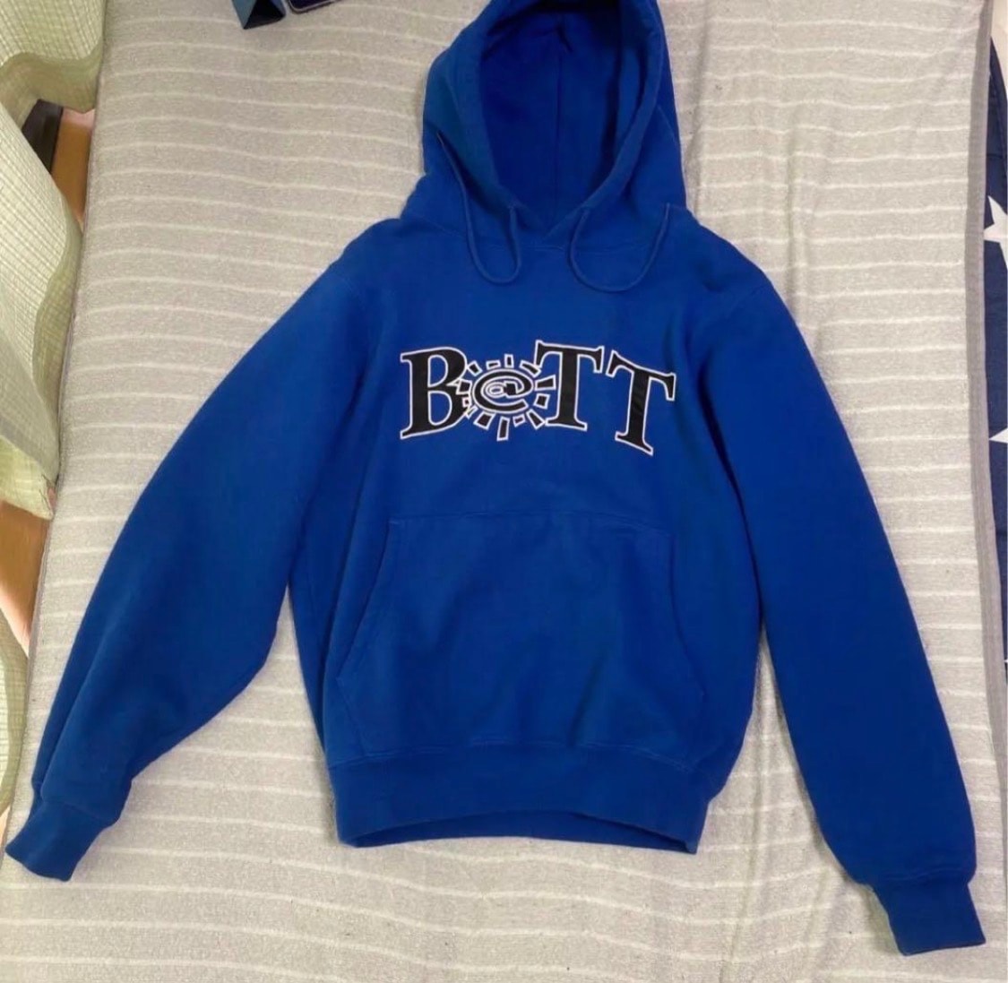 ボット x オールウェイズドゥワットユーシュッドドゥ プルオーバーフーディー "ブルー"