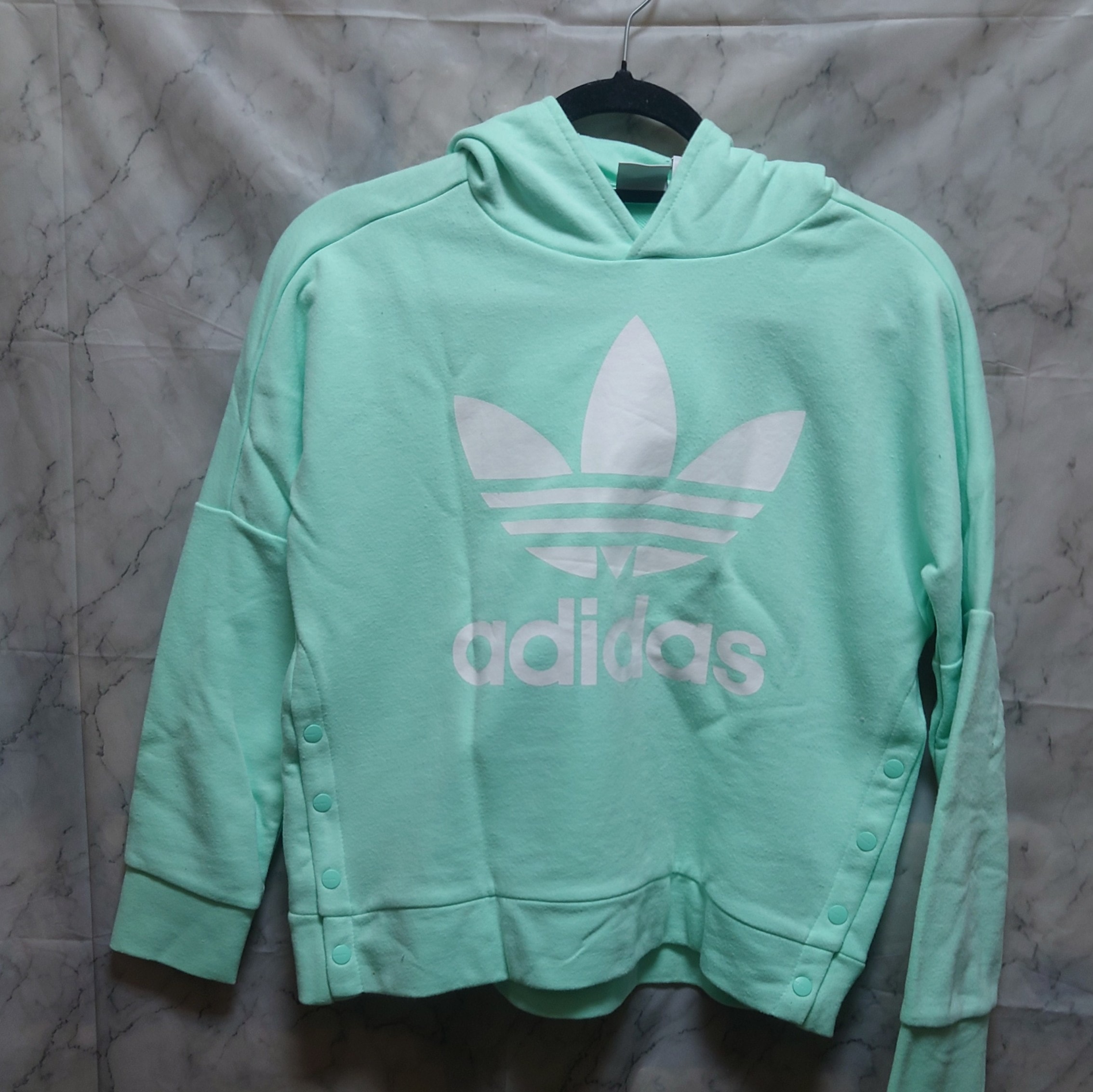 adidas パーカー 春服
