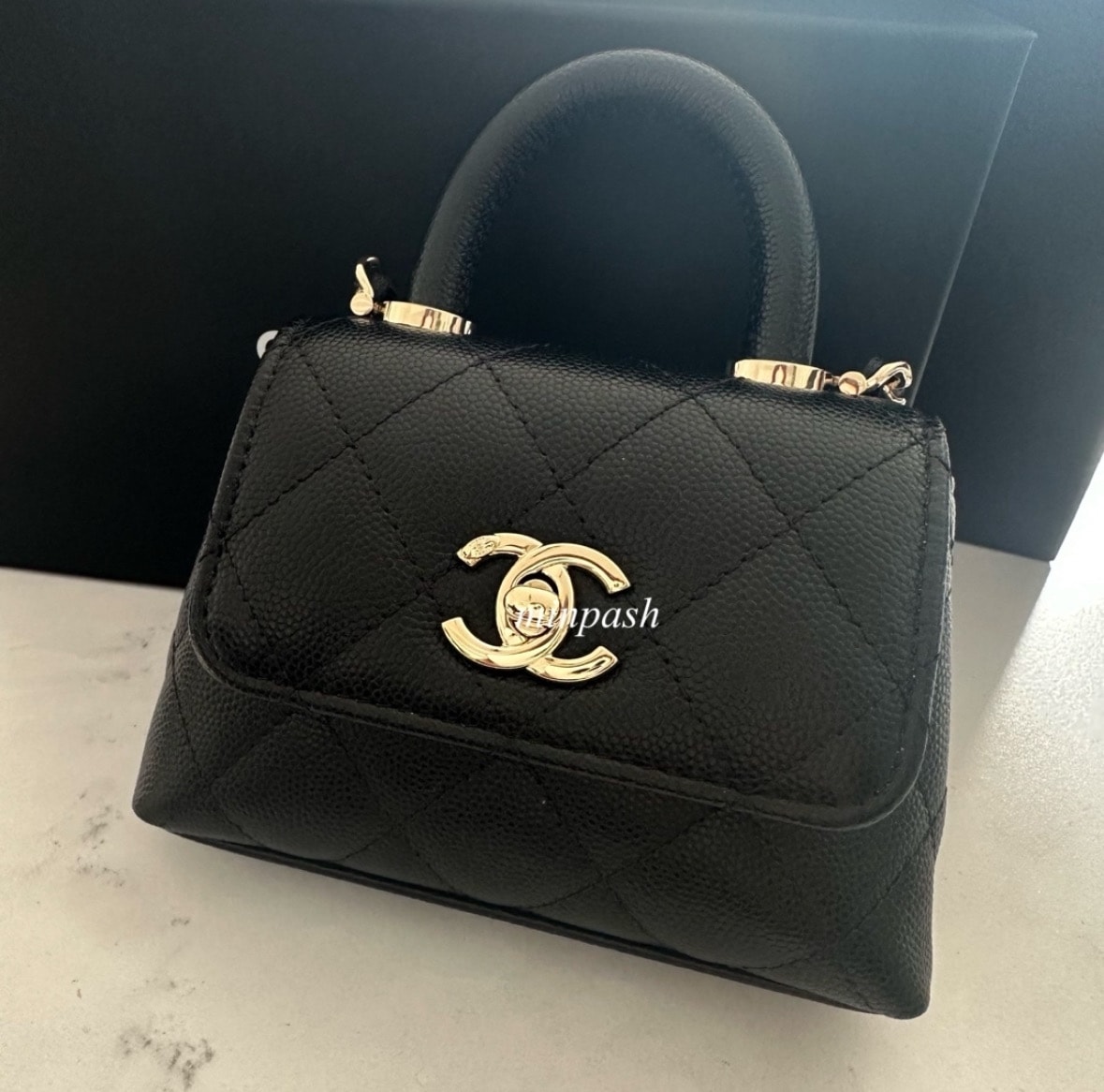 CHANEL ♡ホリデーラッピング❣️マイクロ ココハンドル ミニ キャビアスキン