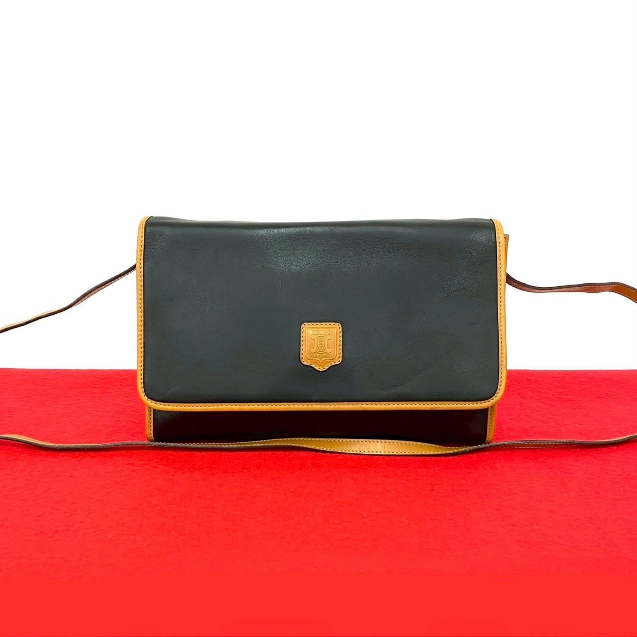 CELINE セリーヌ トリオンフ ロゴ レザー ショルダーバッグ ブラック
 87963