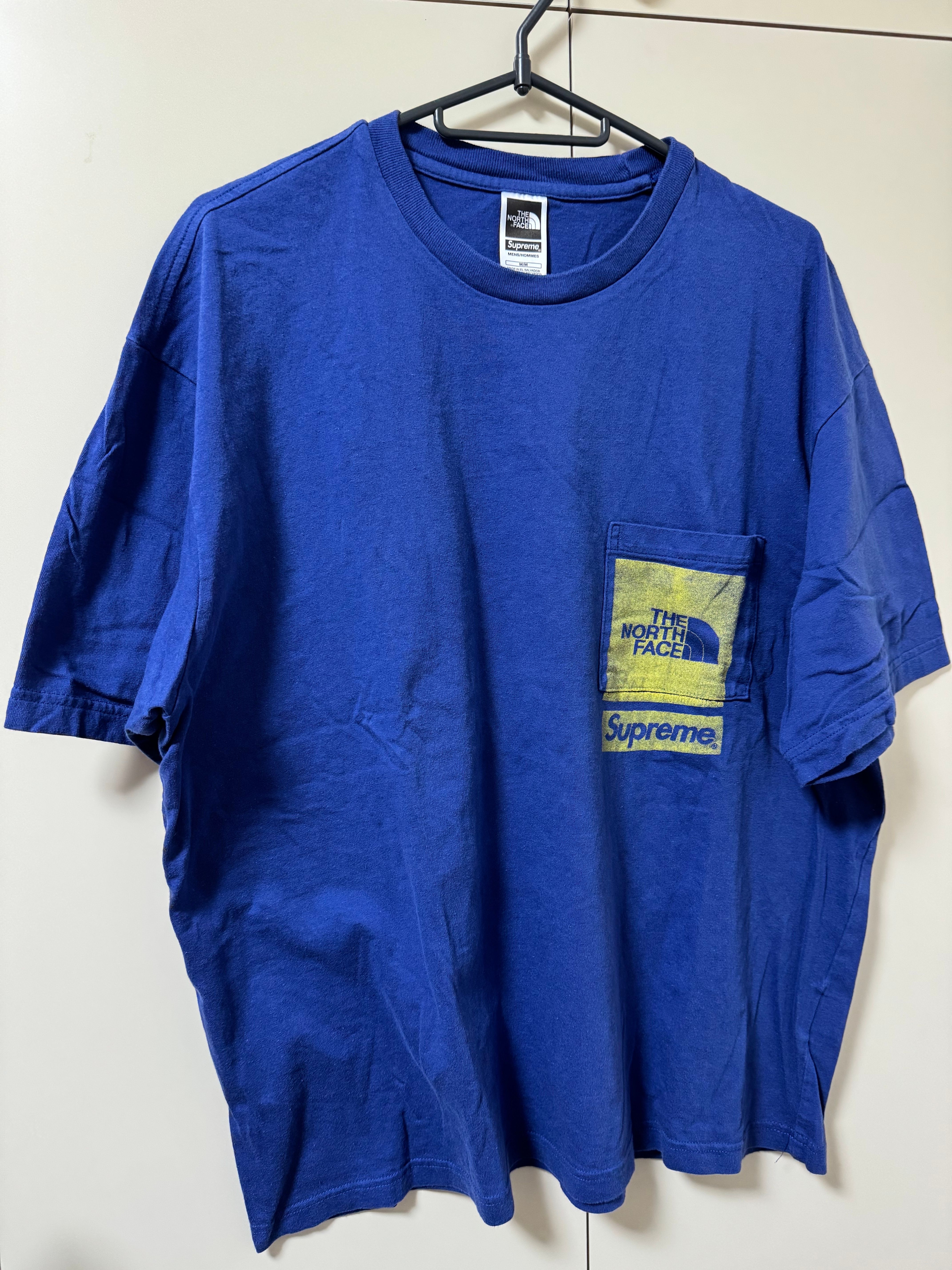 シュプリーム ザノースフェイス プリンティド ポケット Tシャツ "ネイビー"