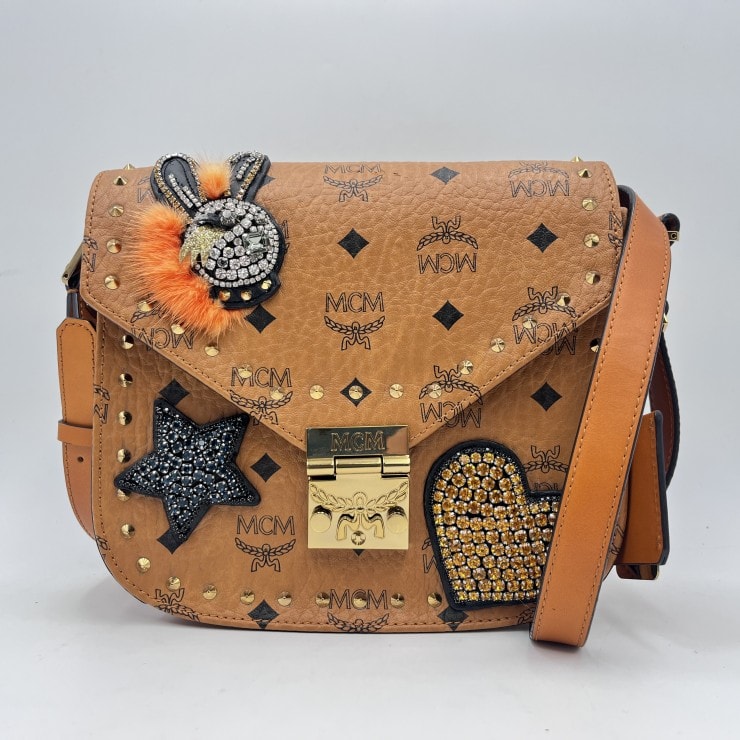 MCM(エムシーエム)パトリシア ヴィセトス スモール ショルダーバッグ ラインストーン スタッズ コニャック レザー レディース【中古】