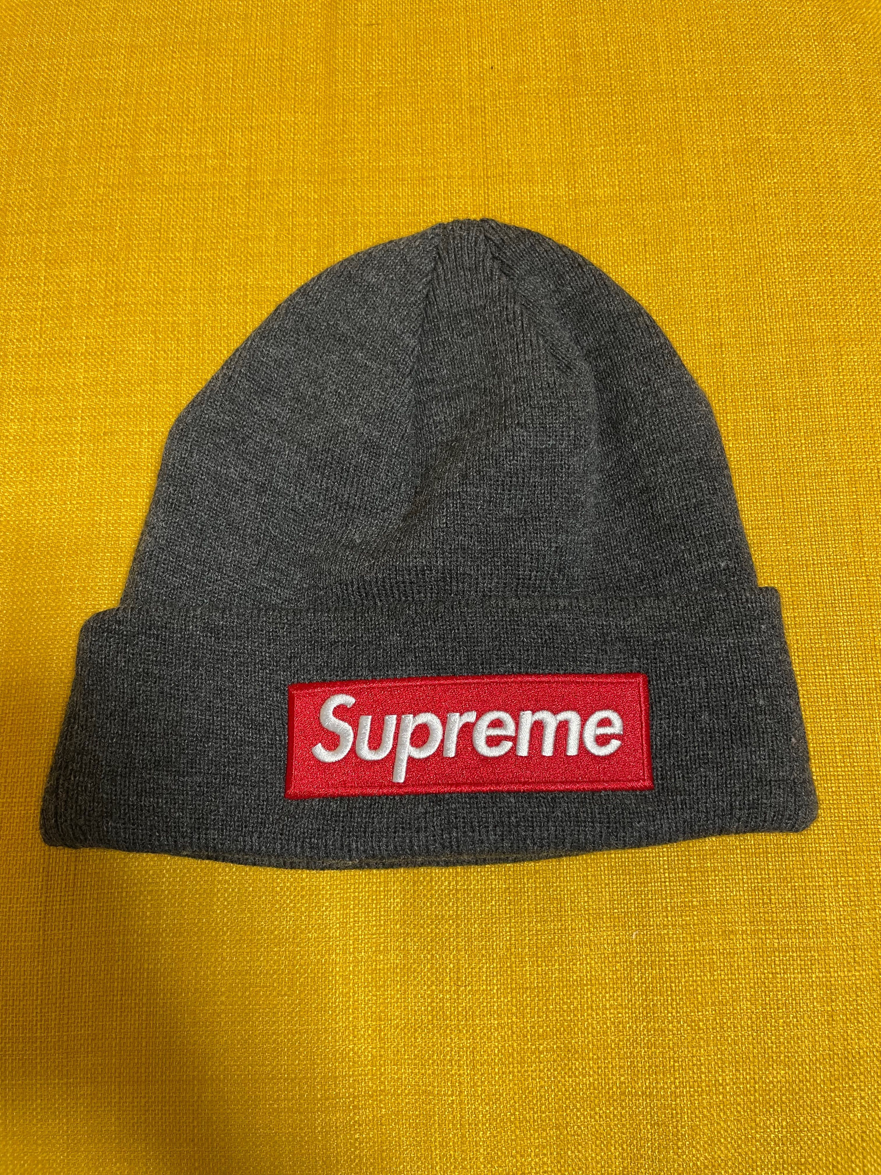 Supreme New Era® Box Logo Beanie "Charcoal" (21FW)