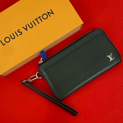 LOUIS VUITTON ルイヴィトン ジッピー ドラゴンヌ タイガ レザー 長財布 ブラック
36020