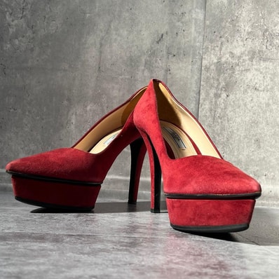 プラダ パンプス レディース