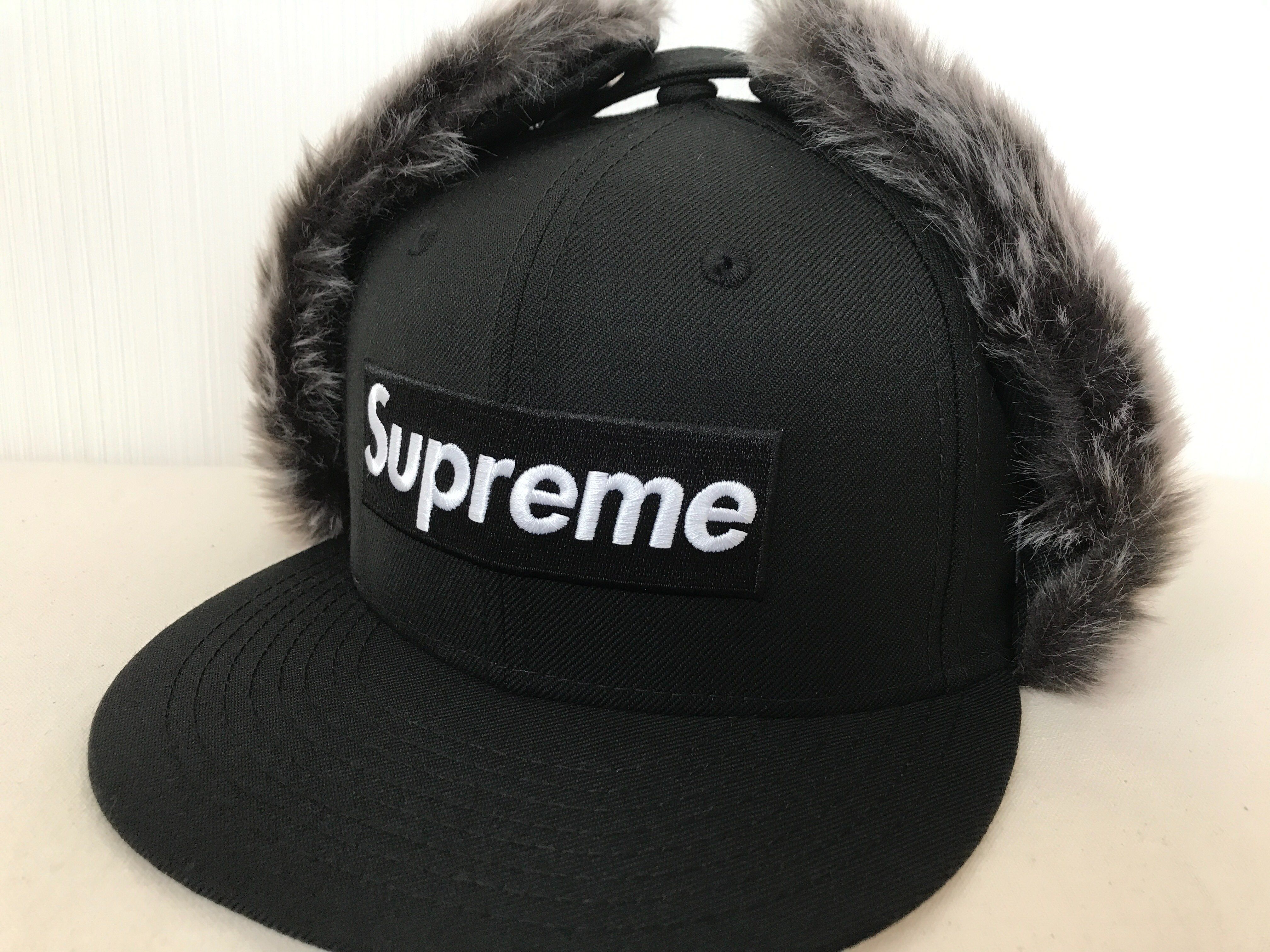 Supreme Earflap New Era® "Black"